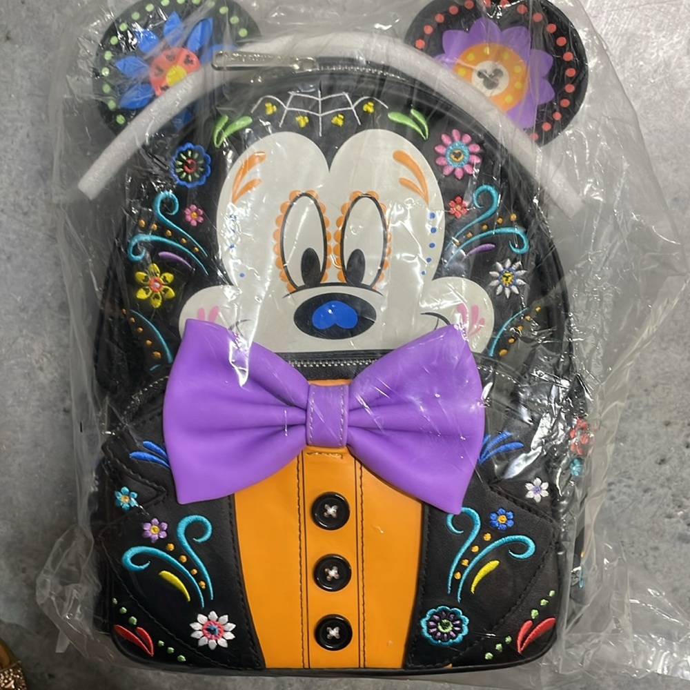 24HR FINAL DROP ⬇️ Loungefly Mickey Mouse Sugar skull backpack - Picture 4 of 4